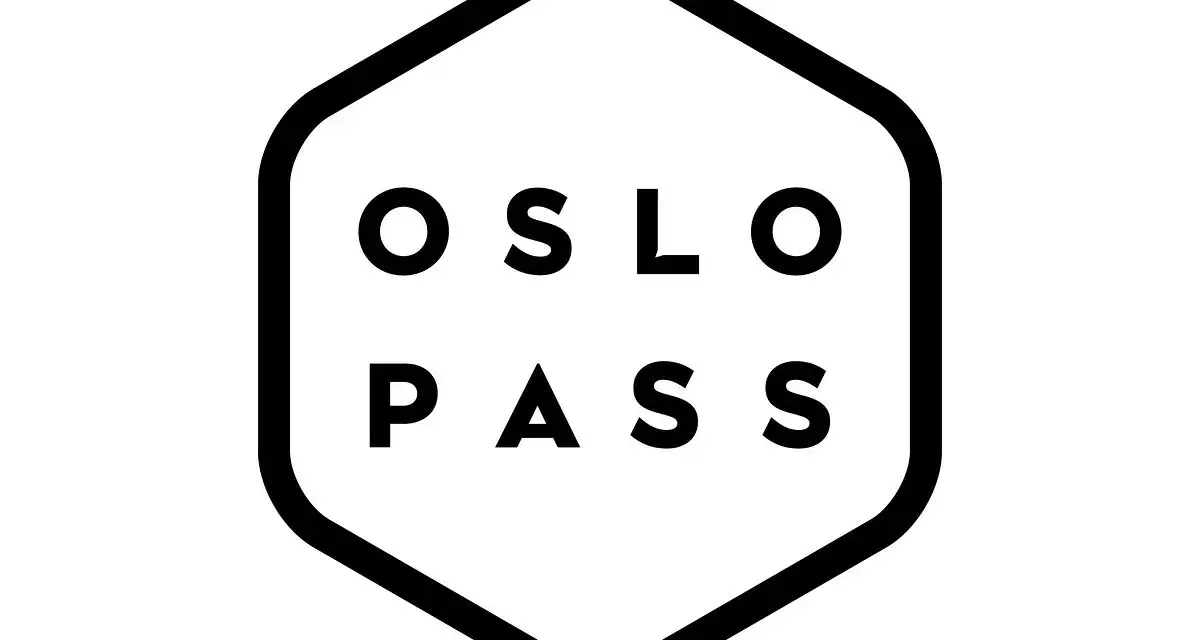 Svartvit logotyp med texten "OSLO PASS" inuti en sexkant. Perfekt för en weekend i Oslo!