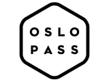 Svartvit logotyp med texten "OSLO PASS" inuti en sexkant. Perfekt för en weekend i Oslo!