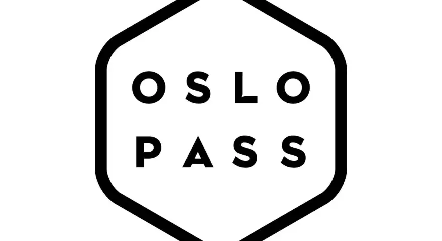 Svartvit logotyp med texten "OSLO PASS" inuti en sexkant. Perfekt för en weekend i Oslo!